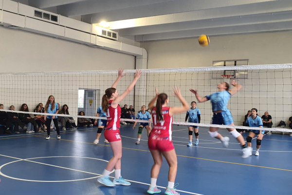 Учениците в СУ “Константин Преславски” спортуват в напълно обновен физкултурен салон