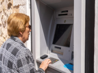 Тази година няма да има коледни добавки за пенсионерите