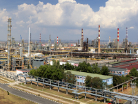 Унгарската МОЛ иска да купи чуждестранните активи на „Лукойл“