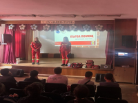 Парамедици учат на първа помощ шестокласници в Бургас