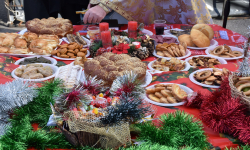 В Поморие осветяват празнични трапези в деня на Рождество Христово