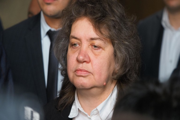 Киселова: Нека видим първо мотивите за намеренията за вот на недоверие