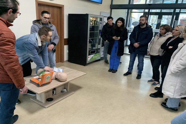 МЗ определя обществените места за поставяне на дефибрилаторите