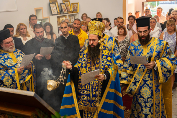 Вярващи от Лозенец, Царево и Ахтопол се помолиха пред чудотворната икона „Пътеводителка“
