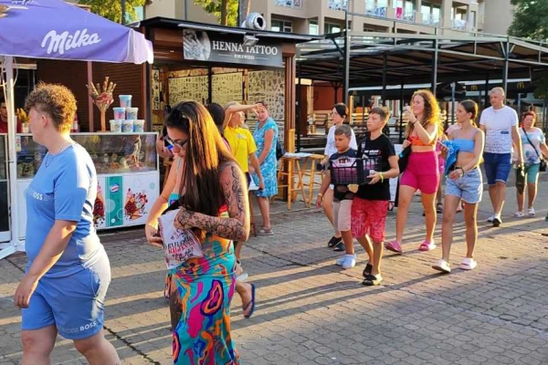 Все повече българи пътуват в чужбина, а туристите отново избират България