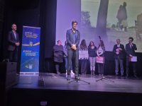 Вълнуващият 