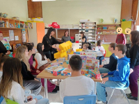 Ученици от ПГХТ „Акад. Н. Д. Зелинский“ станаха посланици на добротата