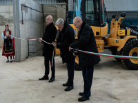 Площадка за третиране на неопасни битови отпадъци беше открита край Равадиново