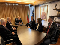 Румен Радев се регистрира за изборите с коалиция, без медии