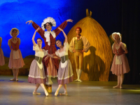 Комичният балет „Зле опазеното момиче“ зарежда с настроение залата на Операта днес