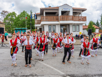 Фестивалът на Зелениката продължава с празнично настроение в село Българи